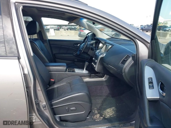 2011 Nissan Murano SL with VIN JN8AZ1MU9BW060232, listed as a IAAI auction lot 41579578 with 217,900 mi miles. Bid and sale history available at carsss.com. Image 5.