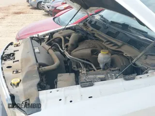 2018 Ram 1500 Tradesman z VIN 1C6RR7FT7JS309341, wystawiony jako IAAI lot #42805407 z przebiegiem 141 005 mil mil oraz . Historia ofert i sprzedaży dostępna na DreamBid. Obrazek 20.