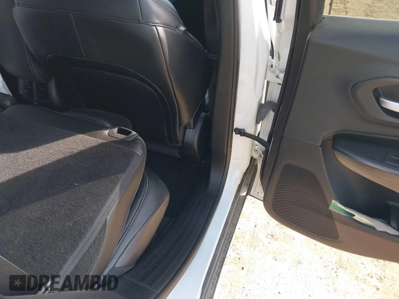 2014 Jeep Cherokee Limited with VIN 1C4PJMDS1EW277677, listed as a IAAI auction lot 41804993 with 55,010 mi miles and . Bid and sale history available at DreamBid. Image 8.