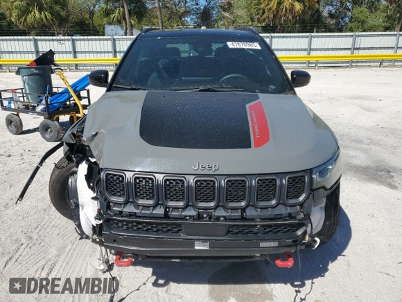 2024 Jeep Compass Trailhawk с VIN 3C4NJDDNXRT590322, выставлен на аукционе Copart как лот 47870985 с пробегом 13 232 миль миль и Списание • Salvage title. История ставок и продаж доступна на DreamBid. Изображение 5.