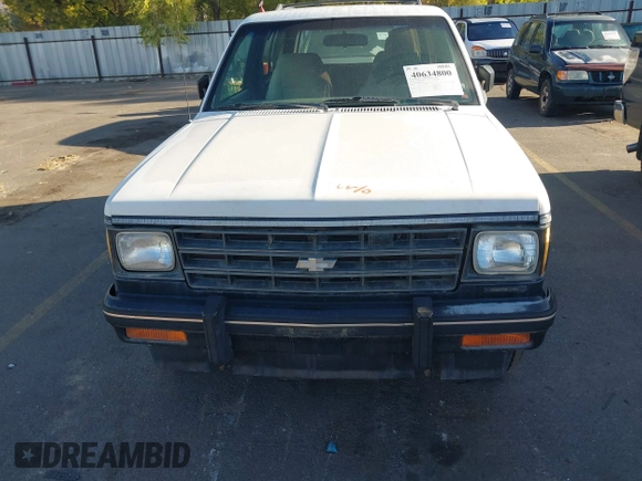 1988 Chevrolet Blazer z VIN 1GNCT18R2J8140350, wystawiony jako IAAI lot #40634800 z przebiegiem 188 704 mil mil oraz . Historia ofert i sprzedaży dostępna na DreamBid. Obrazek 6.