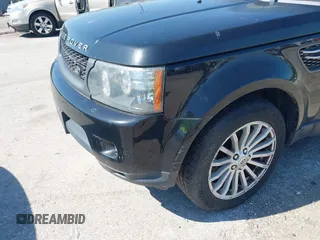 2011 Land Rover Range Rover Sport HSE z VIN SALSF2D4XBA704549, wystawiony jako IAAI lot #42641832 z przebiegiem 245 162 mil mil oraz . Historia ofert i sprzedaży dostępna na DreamBid. Obrazek 6.