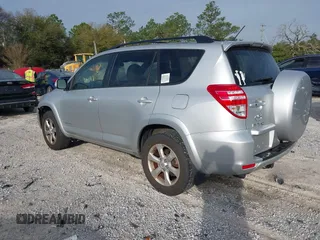 2012 Toyota RAV4 Limited z VIN JTMDF4DV4C5056172, wystawiony jako IAAI lot #41675123 z przebiegiem 105 028 mil mil oraz . Historia ofert i sprzedaży dostępna na DreamBid. Obrazek 3.