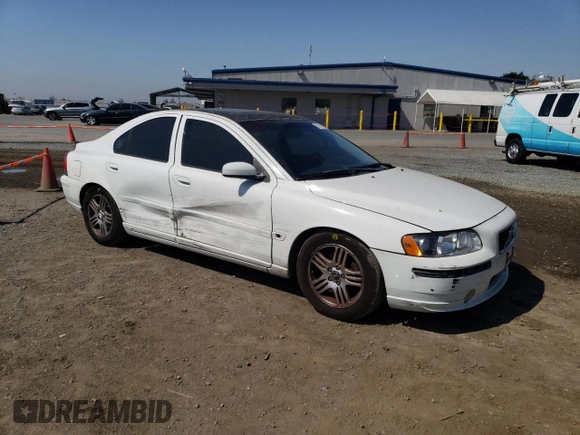 2005 Volvo S60 with VIN YV1RS592652474608, listed as a Copart auction lot 70799774 with 176,672 mi miles and Salvage Title. Bid and sale history available at carsss.com. Image 4.