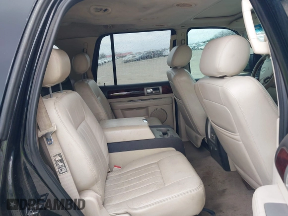 2003 Lincoln Navigator Luxury with VIN 5LMFU28R93LJ14359, listed as a IAAI auction lot 41477303 with 254,687 mi miles and . Bid and sale history available at DreamBid. Image 8.