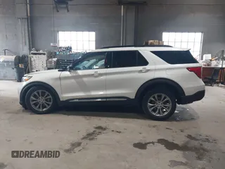 2023 Ford Explorer XLT с VIN 1FMSK8DH8PGC42744, выставлен на аукционе IAAI как лот 42436176 с пробегом 11 840 миль миль и . История ставок и продаж доступна на DreamBid. Изображение 14.