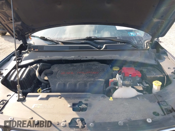 2019 Jeep Compass Latitude with VIN 3C4NJDBB0KT818133, listed as a IAAI auction lot 40736830 with 37,714 mi miles. Bid and sale history available at carsss.com. Image 10.