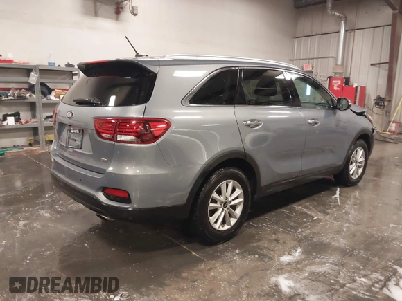 2020 Kia Sorento LX with VIN 5XYPGDA32LG663708, listed as a IAAI auction lot 41172341 with 61,729 mi miles. Bid and sale history available at carsss.com. Image 4.
