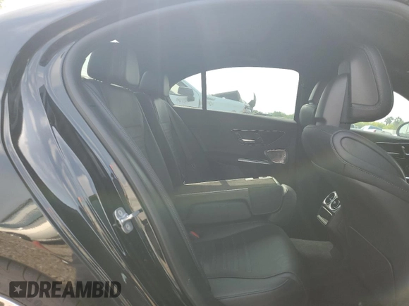 2024 Mercedes-Benz C 300 z VIN W1KAF4GB6RR202180, wystawiony jako Copart lot #51359865 z przebiegiem Nie podano mil oraz Szkody całkowita. Historia ofert i sprzedaży dostępna na DreamBid. Obrazek 10.