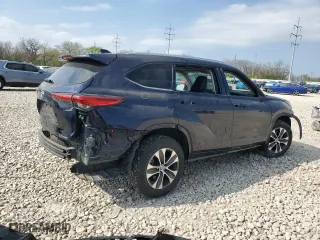2020 Toyota Highlander XLE with VIN 5TDGZRBH1LS003373, listed as a Copart auction lot 53374895 with 42,994 mi miles and Salvage Title. Bid and sale history available at carsss.com. Image 3.