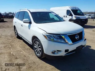 2016 Nissan Pathfinder Platinum with VIN 5N1AR2MM6GC610685, listed as a IAAI auction lot 41762845 with 144,808 mi miles. Bid and sale history available at carsss.com. Image 1.