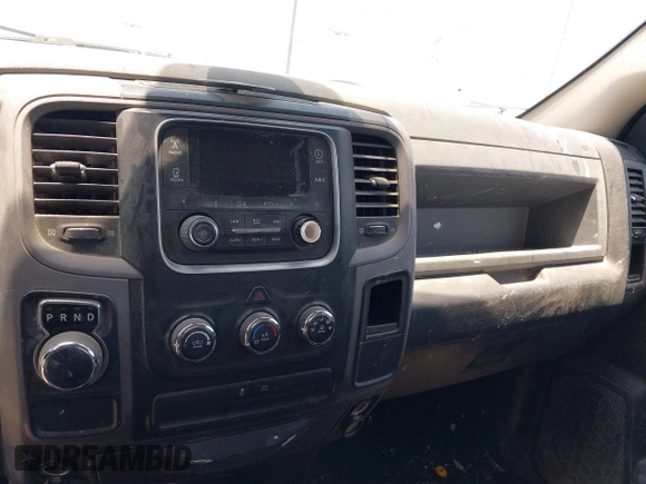 2014 Ram 1500 Tradesman z VIN 1C6RR6FG2ES339933, wystawiony jako IAAI lot #42594859 z przebiegiem Nie podano mil oraz . Historia ofert i sprzedaży dostępna na DreamBid. Obrazek 17.