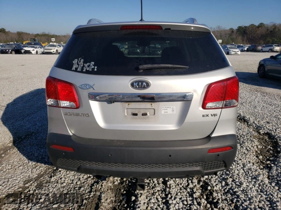 2013 Kia Sorento EX with VIN 5XYKU4A23DG376762, listed as a Copart auction lot 43710375 with 195,246 mi miles and Salvage Title. Bid and sale history available at carsss.com. Image 6.