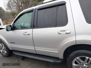 2006 Ford Explorer Limited with VIN 1FMEU75E06UA78072, listed as a IAAI auction lot 41565453 with 196,902 mi miles. Bid and sale history available at carsss.com. Image 14.