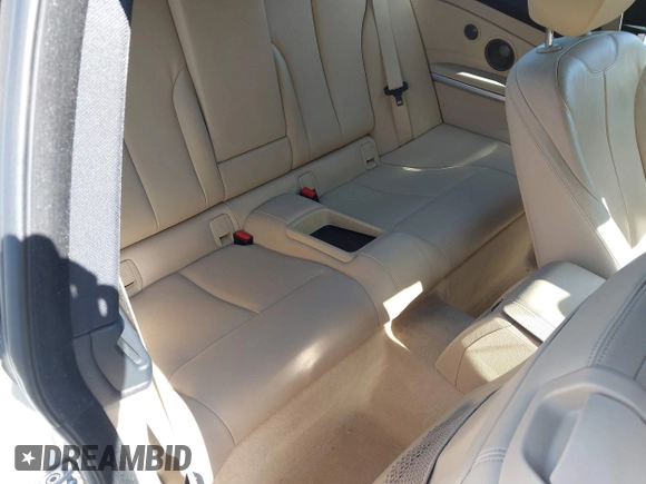 2014 BMW 4 Series 435i z VIN WBA3R1C51EK192103, wystawiony jako IAAI lot #42127351 z przebiegiem 99 023 mil mil oraz . Historia ofert i sprzedaży dostępna na DreamBid. Obrazek 8.