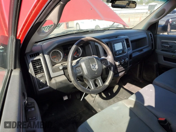 2017 Ram 1500 Tradesman z VIN 3C6JR6DG3HG687011, wystawiony jako Copart lot #49291755 z przebiegiem 70 647 mil mil oraz Czysty tytuł • Clean title. Historia ofert i sprzedaży dostępna na DreamBid. Obrazek 8.