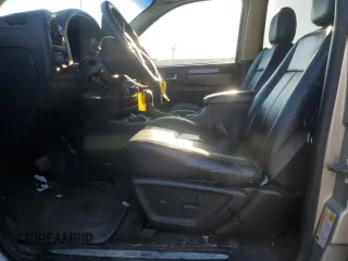 2006 Saab 9-7X 4.2i z VIN 5S3ET13S562803538, wystawiony jako Copart lot #77611004 z przebiegiem 118 297 mil mil oraz Szkoda całkowita • Salvage title. Historia ofert i sprzedaży dostępna na DreamBid. Obrazek 7.
