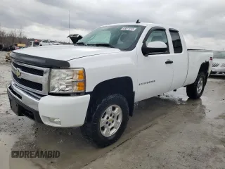 2009 Chevrolet Silverado 1500 LT with VIN 1GCEK29J49Z128984, listed as a Copart auction lot 43071015 with 172,641 mi miles and Salvage Title. Bid and sale history available at carsss.com. Image 1.