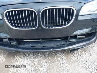 2013 BMW 7 Series 750Li z VIN WBAYE8C59DD133605, wystawiony jako IAAI lot #42179893 z przebiegiem 73 065 mil mil oraz . Historia ofert i sprzedaży dostępna na DreamBid. Obrazek 6.