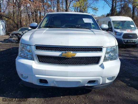 2010 Chevrolet Suburban LT with VIN 1GNUKJE36AR132205, listed as a IAAI auction lot 41447650 with 179,151 mi miles. Bid and sale history available at carsss.com. Image 12.