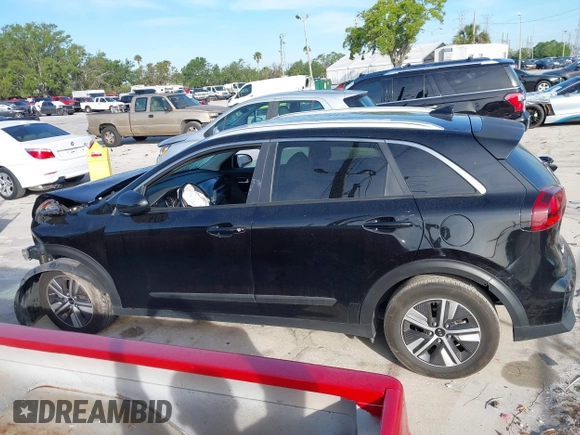 2020 Kia Niro LXS with VIN KNDCB3LC2L5422695, listed as a IAAI auction lot 41881263 with 77,197 mi miles. Bid and sale history available at carsss.com. Image 13.