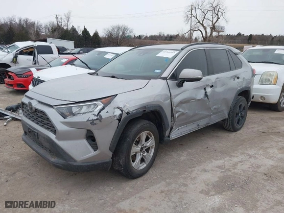 2019 Toyota RAV4 XLE with VIN 2T3W1RFV3KC032794, listed as a IAAI auction lot 41360203 with 1 mi miles. Bid and sale history available at carsss.com. Image 2.