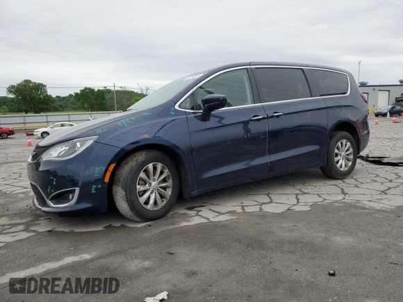 2019 Chrysler Pacifica Touring Plus z VIN 2C4RC1FG7KR700776, wystawiony jako Copart lot #55738835 z przebiegiem 113 502 mil mil oraz Szkoda całkowita • Salvage title. Historia ofert i sprzedaży dostępna na DreamBid. Obrazek 1.