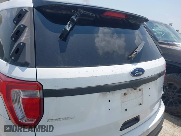 2017 Ford Police Interceptor Utility z VIN 1FM5K8ARXHGB40700, wystawiony jako IAAI lot #42264375 z przebiegiem Nie podano mil oraz . Historia ofert i sprzedaży dostępna na DreamBid. Obrazek 15.