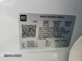 2023 Buick Encore GX Essence z VIN KL4MMGSL7PB086275, wystawiony jako Copart lot #54439755 z przebiegiem 10 933 mil mil oraz Szkoda całkowita • Salvage title. Historia ofert i sprzedaży dostępna na DreamBid. Obrazek 14.