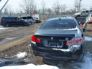 2011 BMW 5 Series 535i xDrive z VIN WBAFU7C52BC777616, wystawiony jako IAAI lot #41599614 z przebiegiem 150 723 mil mil oraz . Historia ofert i sprzedaży dostępna na DreamBid. Obrazek 16.