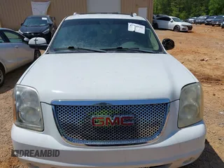 2011 GMC Yukon XL Denali with VIN 1GKS2MEF9BR198152, listed as a IAAI auction lot 41990816 with 235,010 mi miles. Bid and sale history available at carsss.com. Image 12.