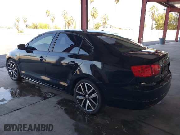 2014 Volkswagen Jetta S z VIN 3VW2K7AJ1EM311148, wystawiony jako IAAI lot #40418942 z przebiegiem 192 015 mil mil oraz . Historia ofert i sprzedaży dostępna na DreamBid. Obrazek 3.