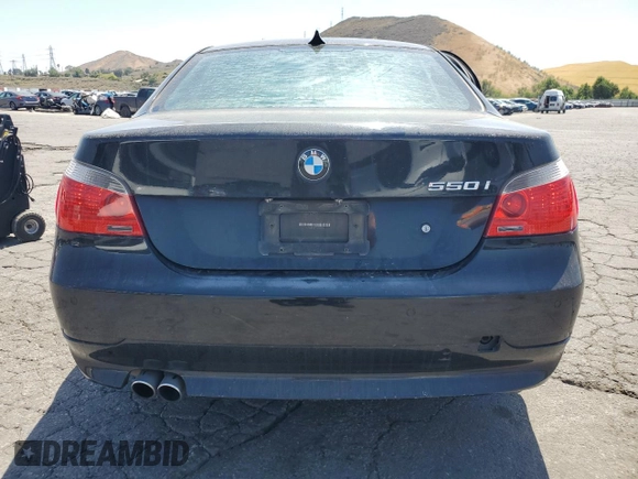 2007 BMW 5 Series 550i z VIN WBANB53577CP07901, wystawiony jako Copart lot #57624255 z przebiegiem 203 970 mil mil oraz Szkoda całkowita • Salvage title. Historia ofert i sprzedaży dostępna na DreamBid. Obrazek 6.