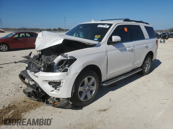 2018 Ford Expedition XLT with VIN 1FMJU1HT8JEA17688, listed as a Copart auction lot 43775715 with 98,377 mi miles and Salvage Title. Bid and sale history available at carsss.com. Image 1.