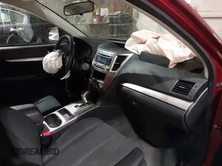 2013 Subaru Legacy 2.5i z VIN 4S3BMCA67D3005623, wystawiony jako IAAI lot #42302130 z przebiegiem Nie podano mil oraz . Historia ofert i sprzedaży dostępna na DreamBid. Obrazek 5.