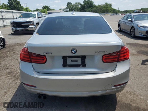 2014 BMW 3 Series 328i xDrive с VIN WBA3B5C55EP542203, выставлен на аукционе Copart как лот 61920545 с пробегом 171 058 миль миль и Чистый • Clean title. История ставок и продаж доступна на DreamBid. Изображение 6.