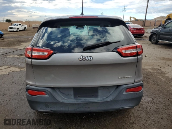 2015 Jeep Cherokee Sport z VIN 1C4PJLAB1FW711631, wystawiony jako Copart lot #58373145 z przebiegiem 123 683 mil mil oraz Szkoda całkowita • Salvage title. Historia ofert i sprzedaży dostępna na DreamBid. Obrazek 6.
