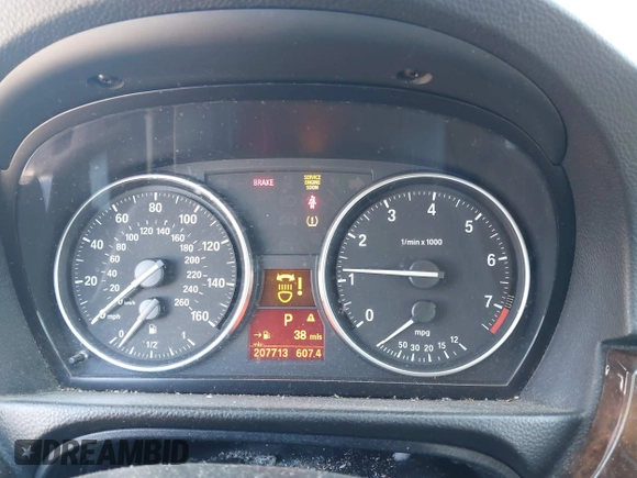 2011 BMW 3 Series 328i xDrive with VIN WBAPK5G57BNN28032, listed as a IAAI auction lot 41835525 with 207,713 mi miles. Bid and sale history available at carsss.com. Image 7.