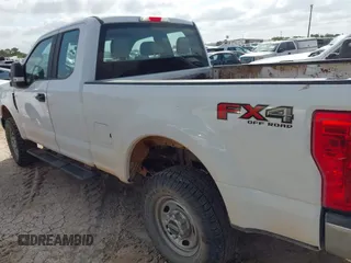 2019 Ford F-250 XL with VIN 1FT7X2B62KEG56083, listed as a IAAI auction lot 42452430 with 150,903 mi miles and . Bid and sale history available at DreamBid. Image 13.