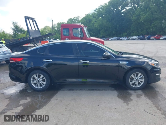 2017 Kia Optima LX z VIN 5XXGT4L35HG152515, wystawiony jako IAAI lot #42366917 z przebiegiem 102 256 mil mil oraz . Historia ofert i sprzedaży dostępna na DreamBid. Obrazek 13.