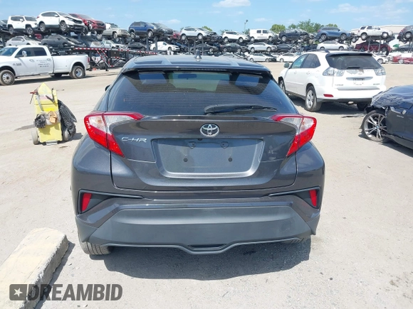2020 Toyota C-HR LE z VIN NMTKHMBX4LR111797, wystawiony jako IAAI lot #42122726 z przebiegiem 62 138 mil mil oraz . Historia ofert i sprzedaży dostępna na DreamBid. Obrazek 16.