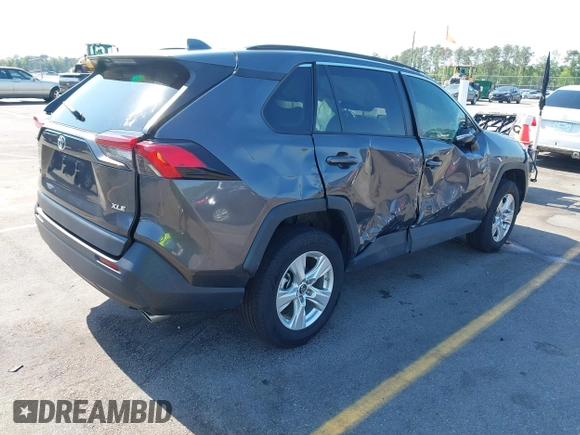 2019 Toyota RAV4 XLE with VIN 2T3W1RFV7KW003930, listed as a IAAI auction lot 42052345 with 38,954 mi miles. Bid and sale history available at carsss.com. Image 4.