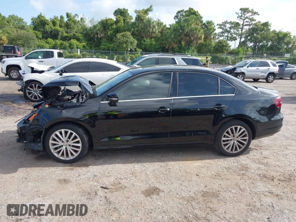 2016 Volkswagen Jetta SEL z VIN 3VWL07AJ2GM259395, wystawiony jako IAAI lot #42448235 z przebiegiem 101 032 mil mil oraz . Historia ofert i sprzedaży dostępna na DreamBid. Obrazek 14.