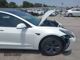 2023 Tesla Model 3 z VIN 5YJ3E1EA3PF604076, wystawiony jako IAAI lot #42181964 z przebiegiem 23 207 mil mil oraz . Historia ofert i sprzedaży dostępna na DreamBid. Obrazek 19.