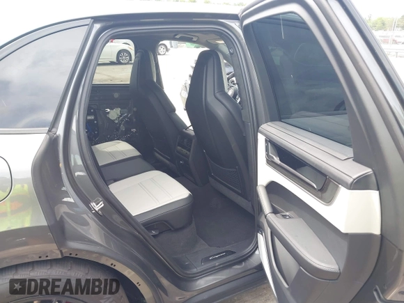 2025 Porsche Cayenne with VIN WP1AM2AY7SDA27408, listed as a IAAI auction lot 42462860 with 2,910 mi miles and . Bid and sale history available at DreamBid. Image 8.