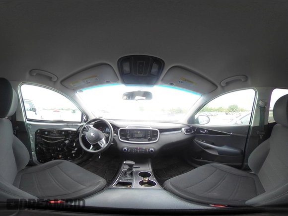 2020 Kia Sorento LX z VIN 5XYPG4A33LG680825, wystawiony jako IAAI lot #42357206 z przebiegiem 88 359 mil mil oraz . Historia ofert i sprzedaży dostępna na DreamBid. Obrazek 18.