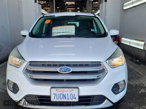 2017 Ford Escape SE z VIN 1FMCU0GD4HUB05330, wystawiony jako IAAI lot #42396863 z przebiegiem 66 420 mil mil oraz . Historia ofert i sprzedaży dostępna na DreamBid. Obrazek 44.