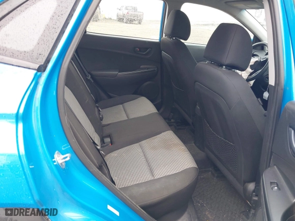 2020 Hyundai Kona SE with VIN KM8K1CAA4LU418696, listed as a IAAI auction lot 41950986 with 75,998 mi miles. Bid and sale history available at carsss.com. Image 8.