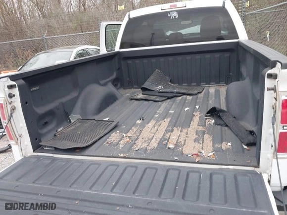 2014 Ford F-150 XL with VIN 1FTEX1CM8EFA47898, listed as a IAAI auction lot 41589839 with 267,323 mi miles. Bid and sale history available at carsss.com. Image 8.
