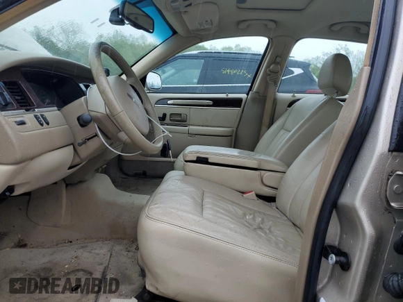 2006 Lincoln Town Car Signature z VIN 1LNHM81W76Y647607, wystawiony jako Copart lot #55507165 z przebiegiem 196 468 mil mil oraz Szkody całkowita. Historia ofert i sprzedaży dostępna na DreamBid. Obrazek 7.